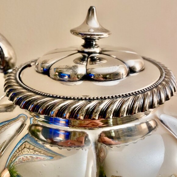 Vintage Silverplate Reed & Barton Teapot - Picture 7 of 13